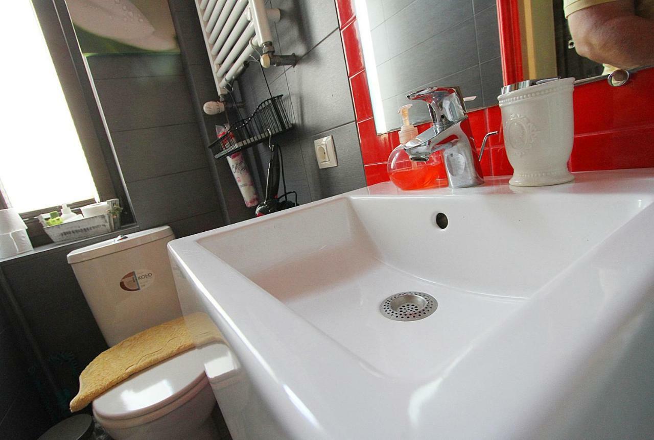Cozy Compact Flat In The City Center Lviv Exteriör bild